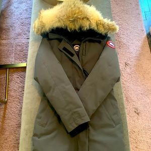 Canada Goose xxs (authentic)